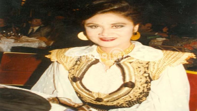  المذيعة سامية الاتربى
