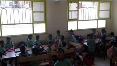 مدرسة بدون كهرباء.. استغاثة عاجلة من أولياء الأمور بأسوان لوزير التعليم