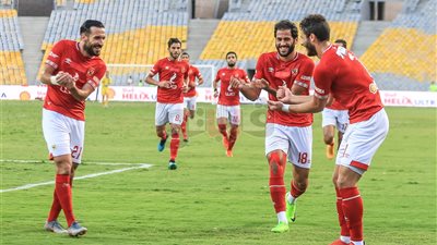 الأهلي يفوز على سموحة بهدف في افتتاح مشواره بالدوري