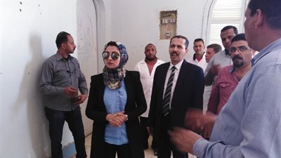 10 ملايين جنيه و11 طبيبا لحل مشكلة الصحة بمركز باريس بالوادي الجديد (صور)