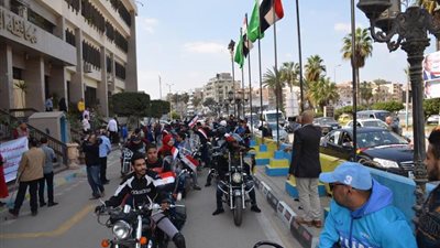 مسيرة بمشاركة ذوي الاحتياجات الخاصة لدعم السيسي بالإسماعيلية (فيديو)