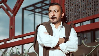 نصر محروس يطالب «شيرين» بالتراجع عن اعتزال الفن