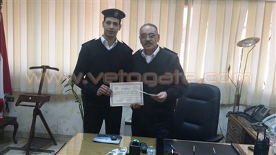 بالصور.. مدير مرور الجيزة يكرّم أمين شرطة أنقذ سيدة من التحرش