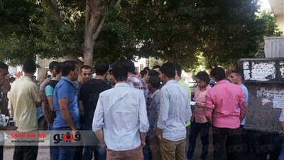 بالصور.. طلاب معاهد الدبلومات الفنية يتظاهرون أمام التعليم العالي