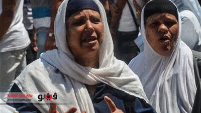 العاملون بمستشفى 