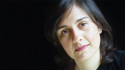 بعد سحب الجائزة بضغوط إسرائيلية.. 300 كاتب يتضامنون مع كاملة شمسي