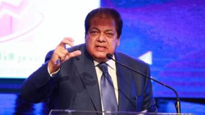 أبو العينين ينفي تظاهر عمال 