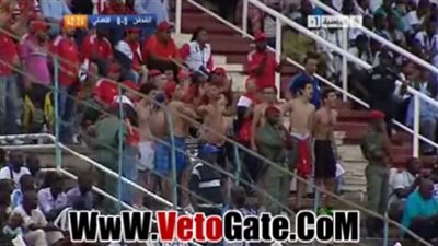 بالفيديو.. ألتراس أهلاوى يظهر فى مدرجات القطن الكاميرونى