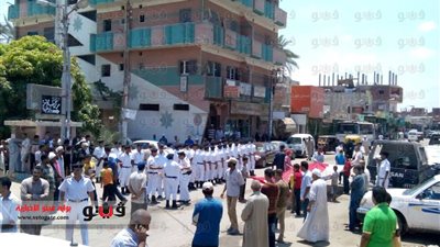 بالصور.. جنازة عسكرية لشهيد رفح بقرية أبو خليفة بالإسماعيلية