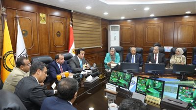 عبدالغفار يشدد على ضرورة انتظام حضور أعضاء هيئة التدريس بالجامعات