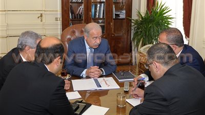 «كشف حساب».. شريف إسماعيل يلتقي 6 وزراء لمتابعة خطة الحكومة.. «الإسكان» تستعرض تصميمات العاصمة الإدارية.. و«الصحة» تتعهد بالقضاء على «فيروس سي».. «سلمان