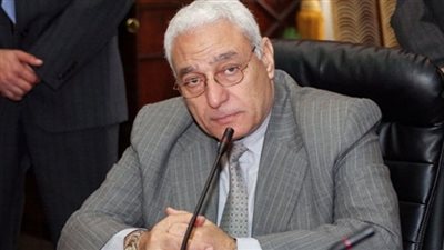 العبد يبحث مع 