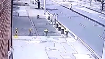 مصرع سائق دراجة نارية في حادث تصادم مرعب (فيديو)