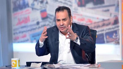 «القرموطي» يسخر من البنك الأهلي: «خصم 20 جنيه مصاريف تهوية للفلوس»