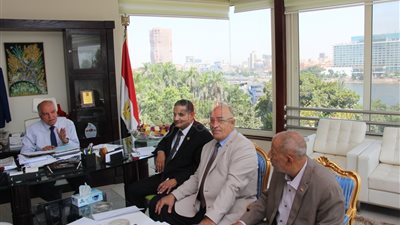 المهن التعليمية: تخصيص 3 آلاف فدان للمعلمين بالوادي الجديد