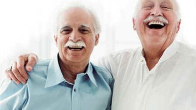 نصف مسنى فرنسا يقدمون مساعداتهم الخيرية عبر 