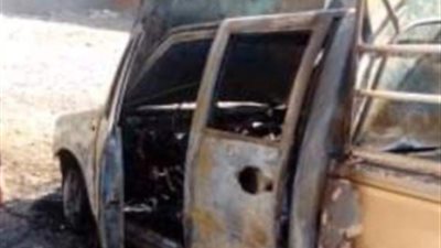 تفحم سيارة بسبب ماس كهربائي في الشرقية (صور)
