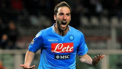 بالفيديو.. «هيجواين» يتعادل بالهدف الأول لـ«نابولى» في مرمى فيورنتينا