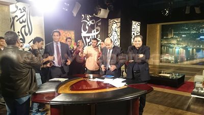 بالصور.. التحضيرات النهائية لحلقة «ميدو» مع عمرو أديب