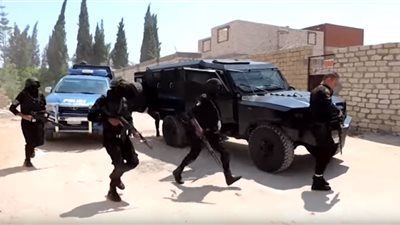 أمن قنا يداهم مخزنا للسلاح بمنزل في دشنا