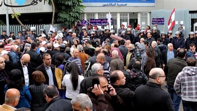 استمرار اعتصامات هيئة التنسيق النقابية فى لبنان للمطالبة بزيادة الأجور