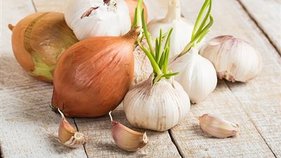 الثوم والبصل يقيان من سرطان الثدي في حالة واحدة (صور)