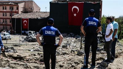 4 جرحى في هجوم استهدف حافلة للشرطة جنوب تركيا