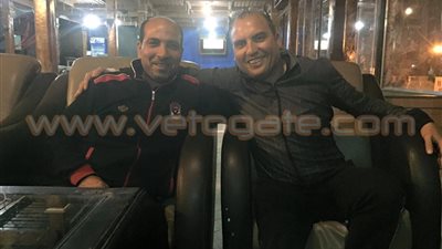 بالصور.. لقاء ودي بين مدربي الأهلي والزمالك قبل قمة الشباب