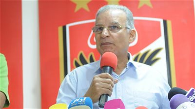 زيزو يحاضر نجوم الأهلي في مران الوداع بالتتش