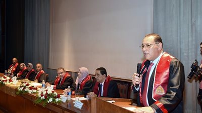 محافظ الشرقية: مهنة الصيدلة تمثل الشرف والأمانة والعلم (صور)