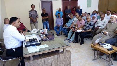 رئيس مدينة العريش يشدد على إنهاء مشكلات المواطنين (صور)