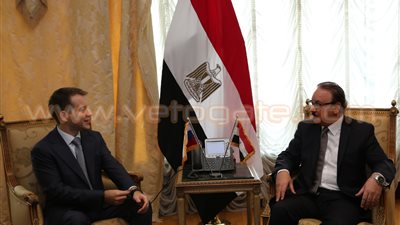 وزيرا الاتصالات المصري والروسي يبحثان التعاون المشترك