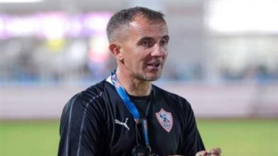 ميتشو يعقد جلسة مع لاعبي الزمالك استعدادا لبطل السنغال