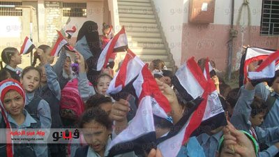 بالصور.. مسيرة طلابية لتأييد القوات المسلحة بمغاغة