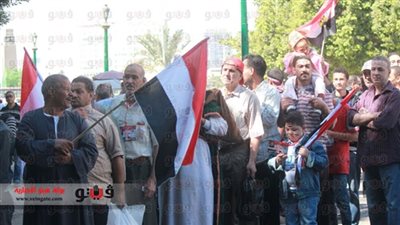 ملتحون يحتفلون بنصر أكتوبر في ميدان التحرير