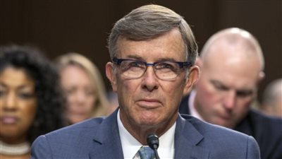 مدير المخابرات الأمريكية يهدد بالاستقالة من منصبه