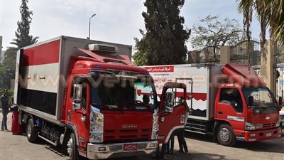 وصول 3 سيارات تحمل سلعا غذائية تابعة لحركة «بأمر الشعب» إلى الفيوم