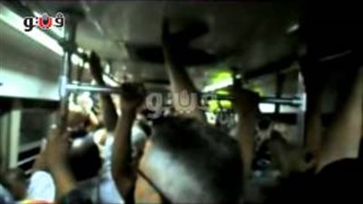 بالفيديو.. «مترو المرج» يتحرك دون إغلاق أبوابه بسبب الزحام