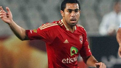 الأهلي يؤجل قيد «باسم على» أفريقيًا انتظارًا لموقف «فتحي»