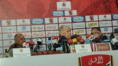 بالصور.. تفاصيل مؤتمر تقديم مارتن يول المدير الفني الجديد للأهلي.. الخواجة: سعيد بوجودي في الأهلي.. «يول»: لن أستطيع قيادة السيارة في شوارع القاهرة.. «المدير الجديد» يقود الفريق أم