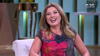 رانيا فريد شوقي تكشف موقفا طريفا جمعها بهدى سلطان (فيديو)