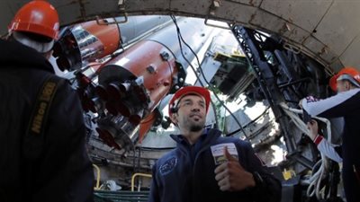 اللحظات الأولى لدخول رائد فضاء الإماراتي لمحطة الفضاء الدولية (فيديو)