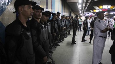 تكثيف أمني بـ«مترو حدائق المعادى» ترقبًا لوصول وزير النقل