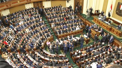 البرلمان يقرر عرض مشروعات القوانين على مجلس الدولة