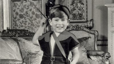 صور نادرة للأمير تشارلز في عيد ميلاده الخامس