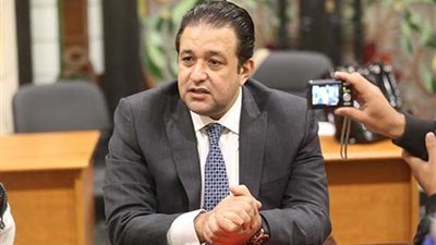 علاء عابد: عصام خليل شارك في حل أزمة النواب المنسحبين