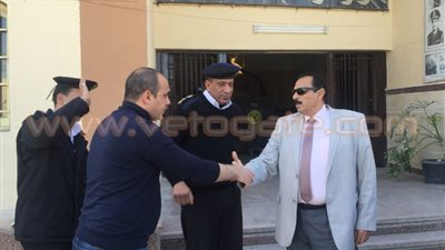مدير أمن الإسماعيلية يتفقد مركز شرطة الإسماعيلية ويلتقي الضباط