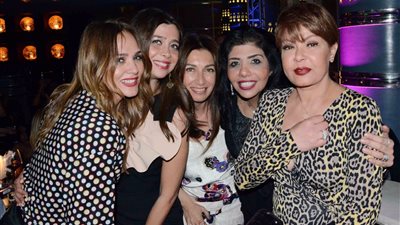 بالصور.. لوسي وسامح يسري يشعلان حفل «nox»