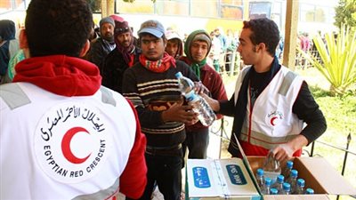 الهلال الأحمر ينتشر بميدان التحرير تحسبًا لاقتحام إرهابيي المعزول