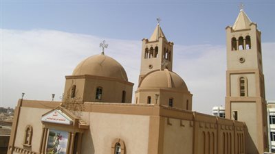 مطرانيات المنيا تقيم قداس خميس العهد